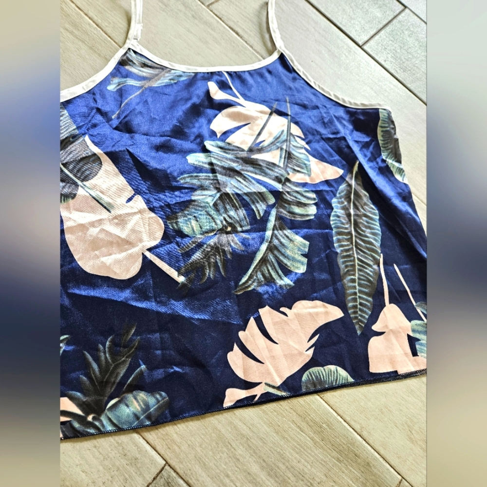 ⭐️4/$10-Tropical Leaf Print Tank Top